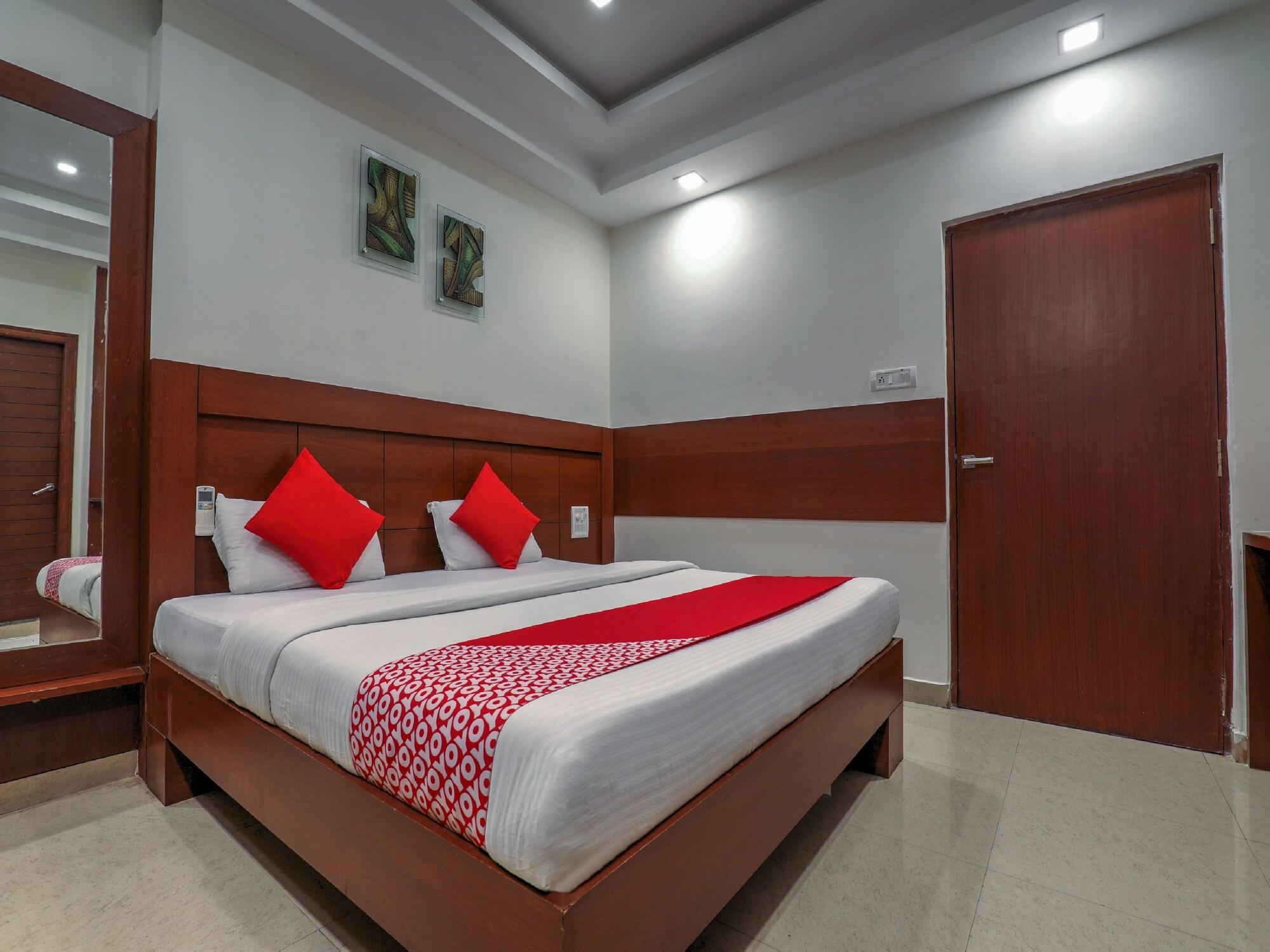 Treebo Trend Hotel Jp Plaza Nampally Hyderabad Exterior photo