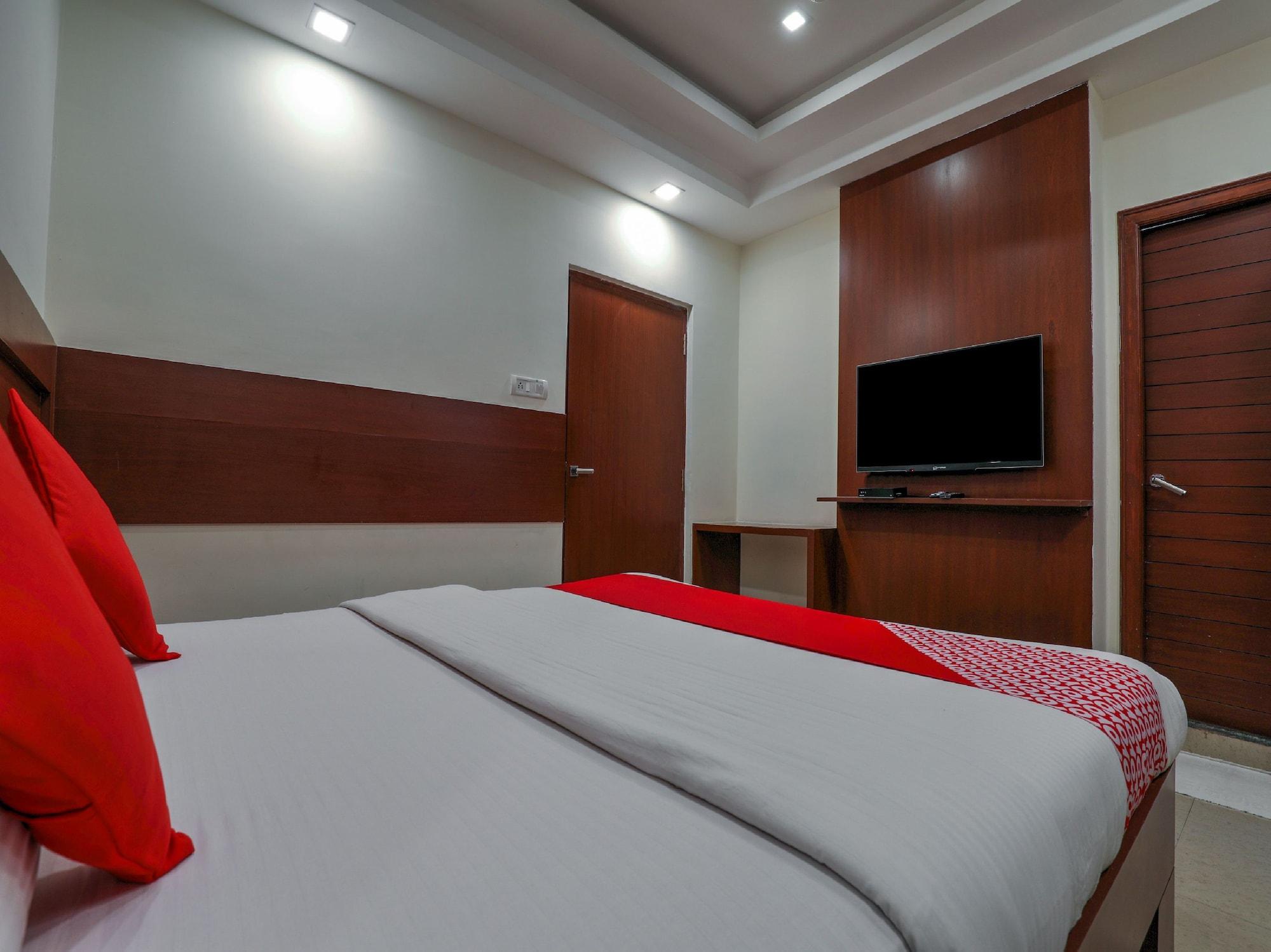 Treebo Trend Hotel Jp Plaza Nampally Hyderabad Exterior photo