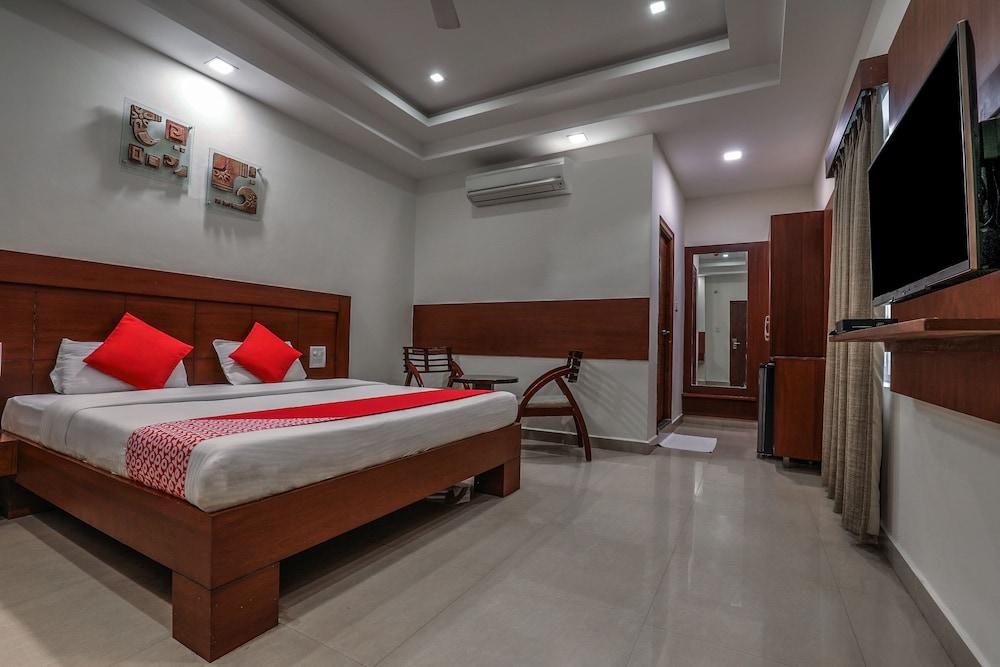 Treebo Trend Hotel Jp Plaza Nampally Hyderabad Exterior photo