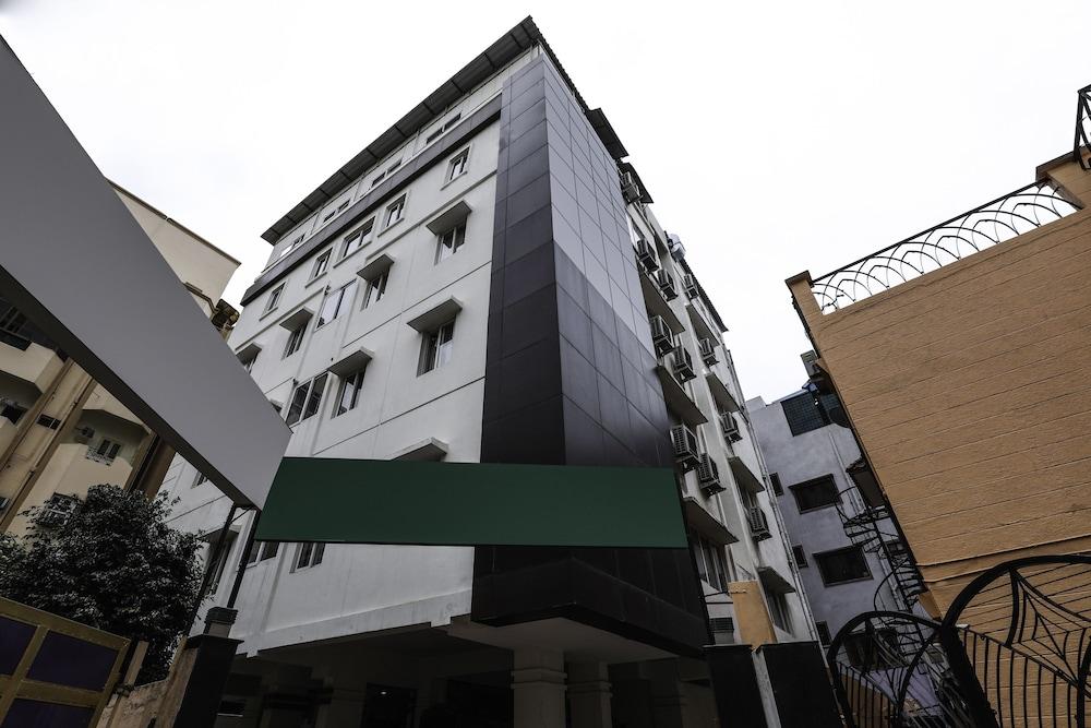 Treebo Trend Hotel Jp Plaza Nampally Hyderabad Exterior photo