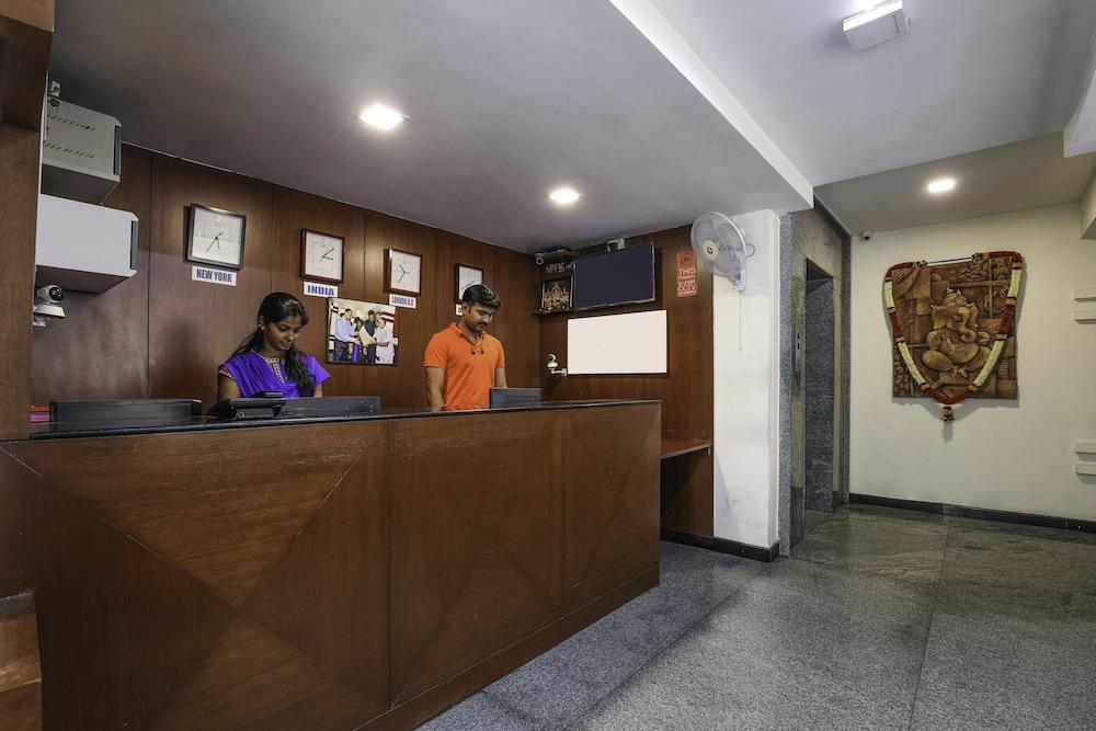 Treebo Trend Hotel Jp Plaza Nampally Hyderabad Exterior photo