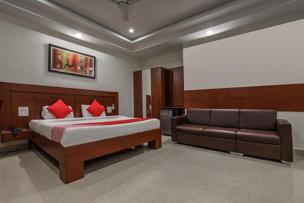 Treebo Trend Hotel Jp Plaza Nampally Hyderabad Exterior photo