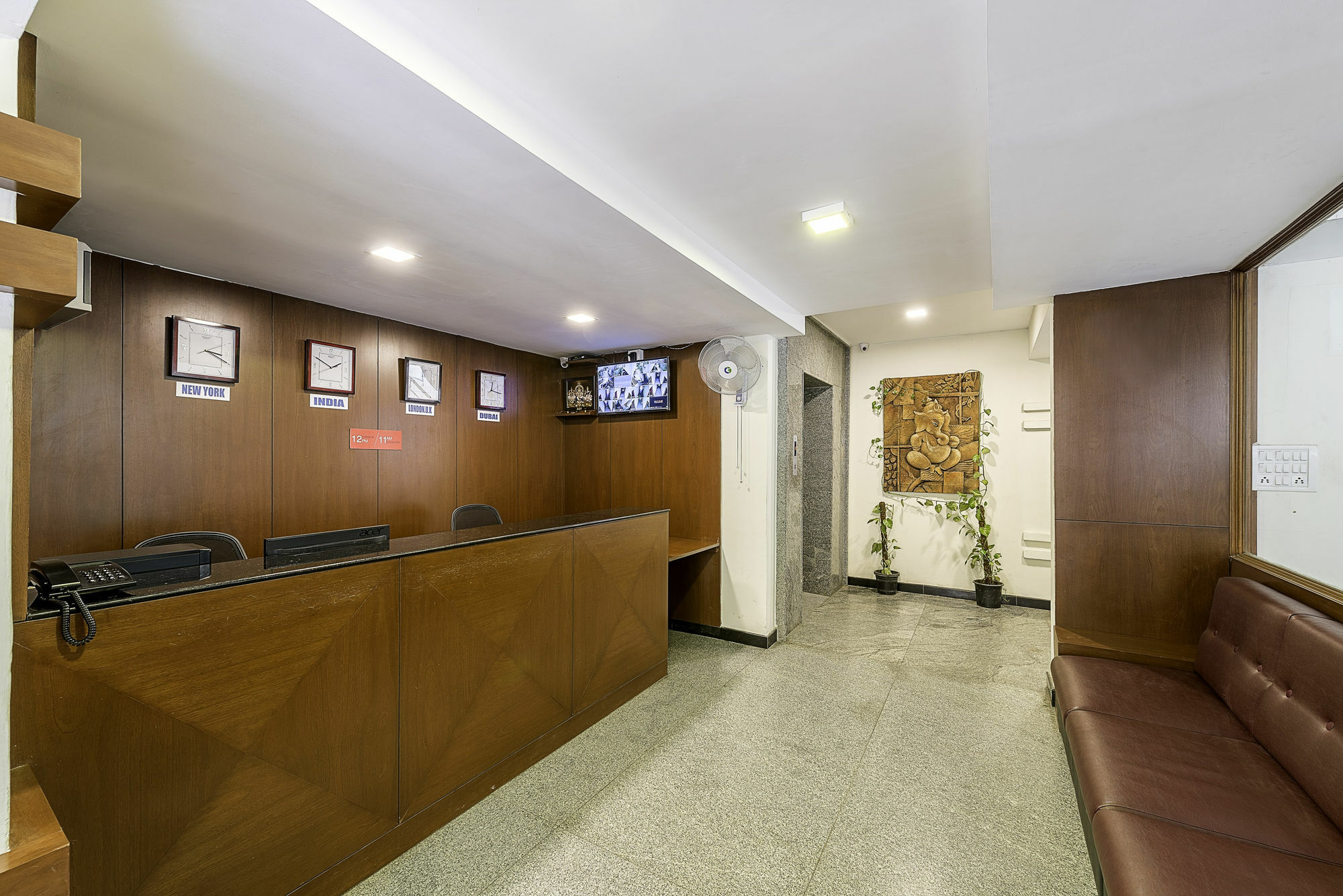 Treebo Trend Hotel Jp Plaza Nampally Hyderabad Exterior photo