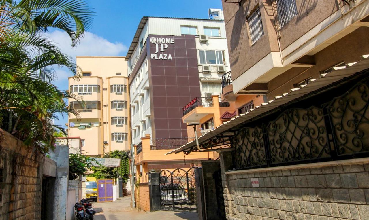 Treebo Trend Hotel Jp Plaza Nampally Hyderabad Exterior photo