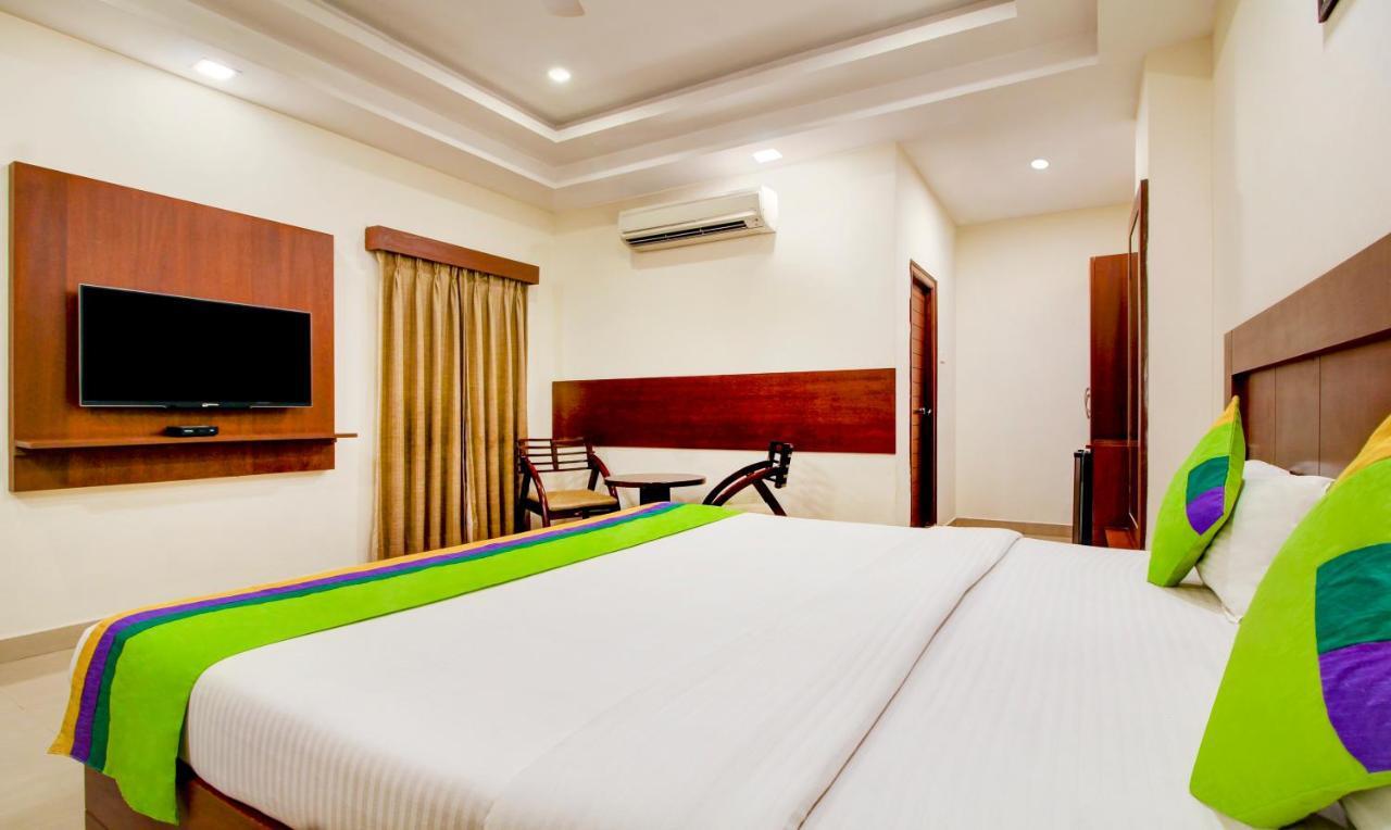 Treebo Trend Hotel Jp Plaza Nampally Hyderabad Exterior photo