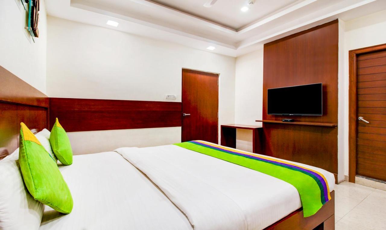 Treebo Trend Hotel Jp Plaza Nampally Hyderabad Exterior photo