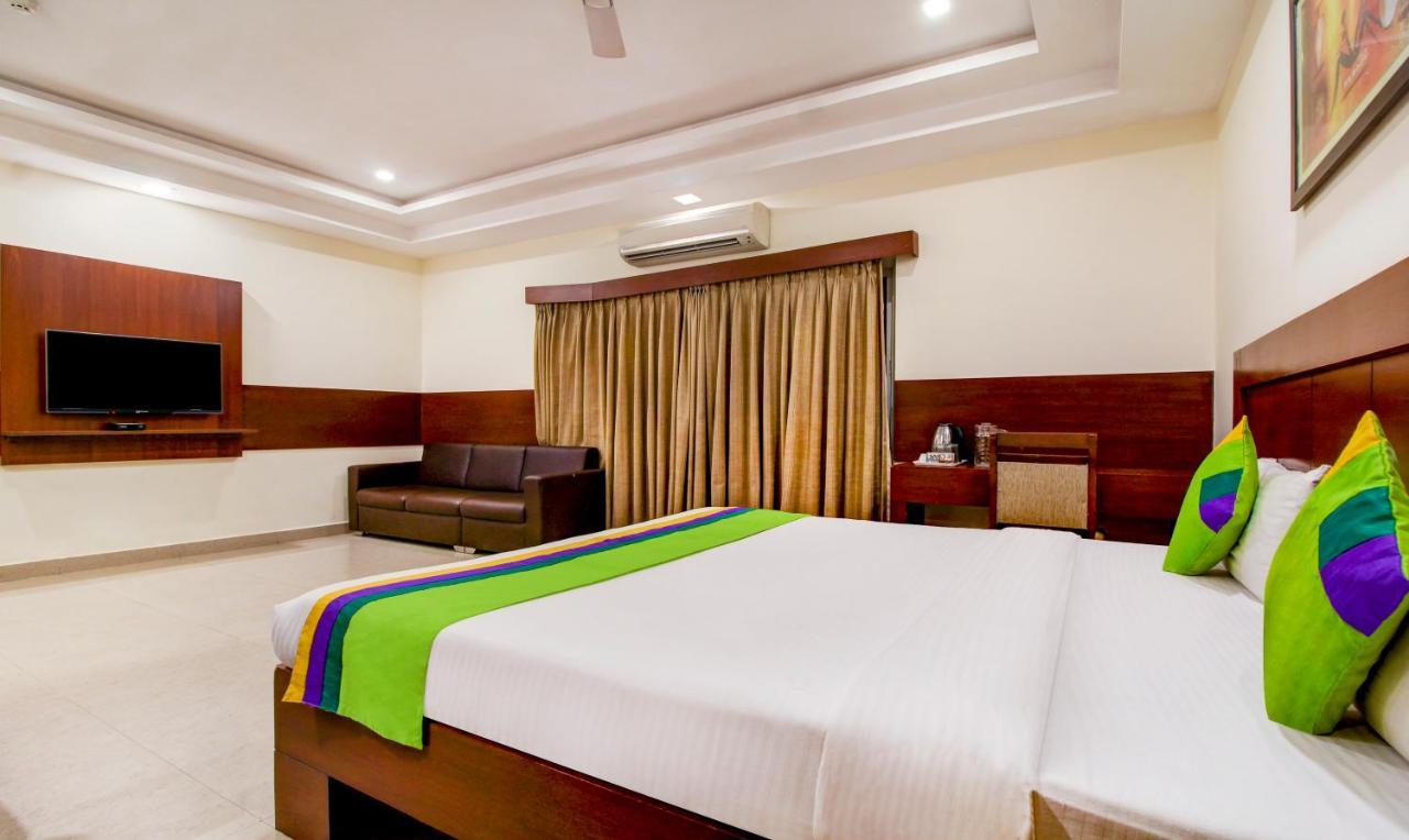 Treebo Trend Hotel Jp Plaza Nampally Hyderabad Exterior photo