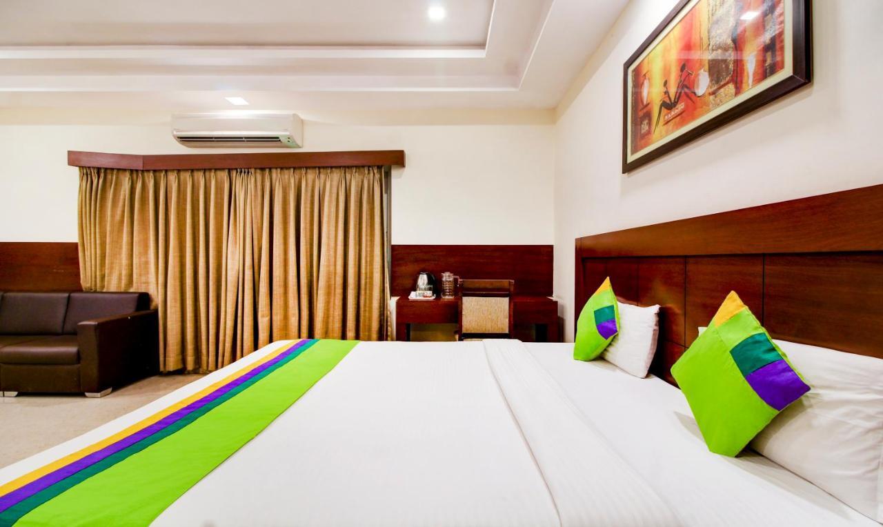 Treebo Trend Hotel Jp Plaza Nampally Hyderabad Exterior photo