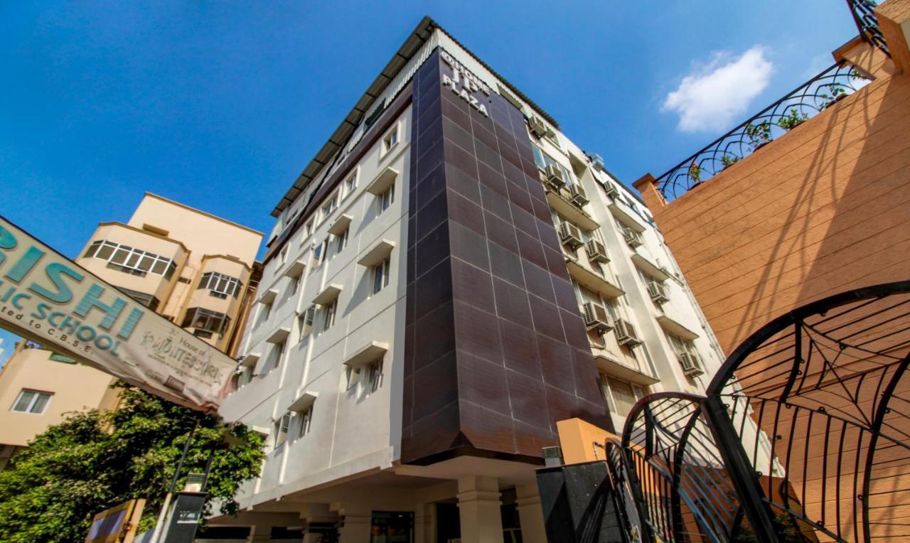 Treebo Trend Hotel Jp Plaza Nampally Hyderabad Exterior photo